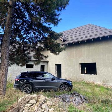 Большой дом у реки Лозоватка.