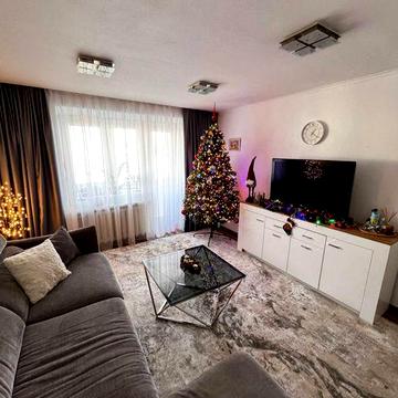 Продам 3 комн. Квартиру в центре