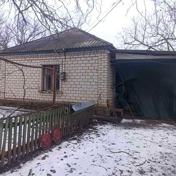 Дом с учасником с городом 35 с