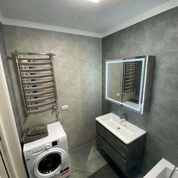 Оренда 2-х кімн з паркомісцем ЖК «Світлий Хутір» є гардеробна 500$