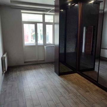 Трьохкімнатна сталінка з АО/ГАЗ на Соцмісті / єВідновлення