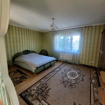 Оренда частини будинку в центрі міста