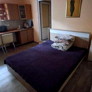 сдам 1 комнатную квартиру рядом центр города на 1-2-3-4-5 мес