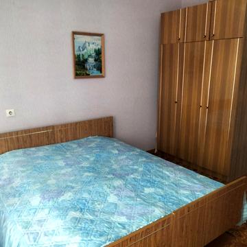 Українська вул., 2