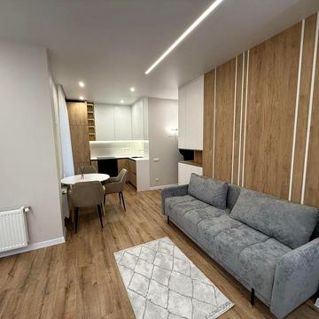 Продаю новую стильную 2-ку с новым ремонтом в центре