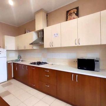 Сдам 2х комн квартиру м. Защитников Украины в новострое