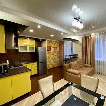 Продаётся двухкомнатная сталинка с ремонтом, СоцГород/ ул. Соборности