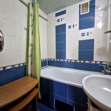 Продаж 2-кімн. квартири на Осипенківському. Правий берег