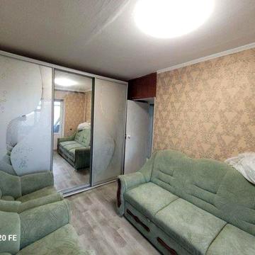 Здається трьох кімнатна квартира