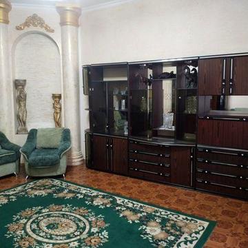 Сдаётся от хозяина 2-ух ком.квартира в центре города.