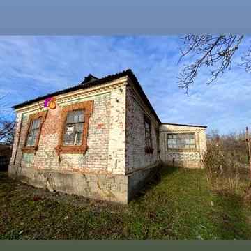 Будинок неподалік пожежної частини