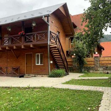 Апартаменти з окремим входом і власною кухнею на 3-х