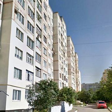 Квартира покращеного планування в спальному районі міста