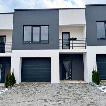 Продам котедж із гаражем. Можливий продаж під державні програми!