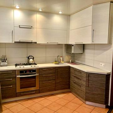 Оренда просторої 2-кімн., квартири по близу центра!