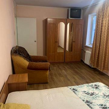 Здається 2 х кімнатна квартира