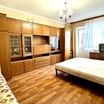 Свободи просп., 5