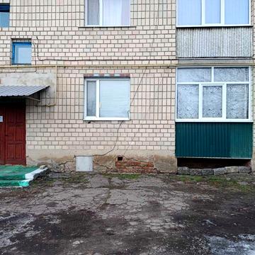 Продам 3 х-кімнатну квартиру с-ще Чутове