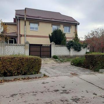 Продаж будинку на селищі Гірничному