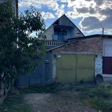 Продам частину будинка місто Кропивницький.