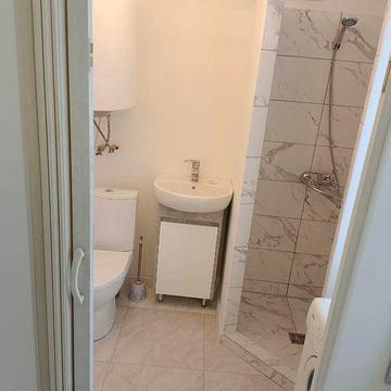 Власник Здам невеликий будиночок