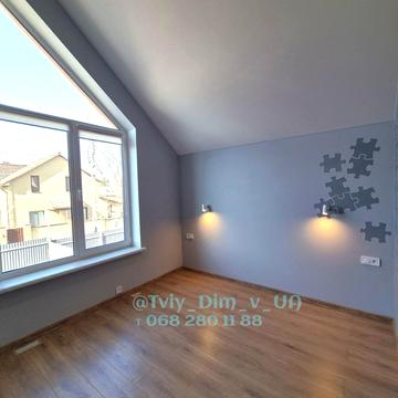 Центральна вул.