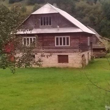 Будинок біля річки в Карпатах — можливість зробити мрію під себе