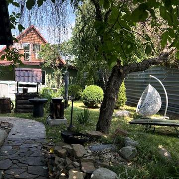 Дом у с.Високий у центрі