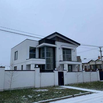 Стильний будинок 185 м² з басейном у престижному район, 13 соток