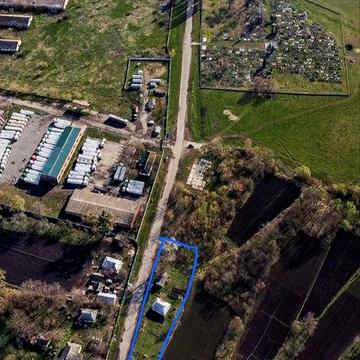 Продається земельна ділянка та будинок в с.Гостра Могила