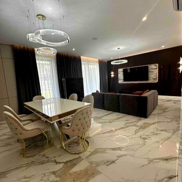 Квітневий, 3