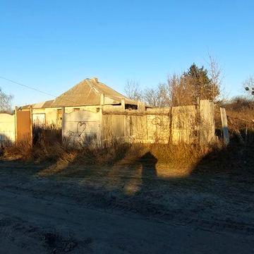 Продам земельный участок с домиком в Солоницевском ОТГ. (П.Пересечное)