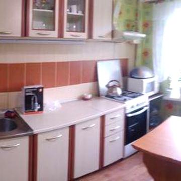 Продаётся 3-комнатная квартира в центре Песков