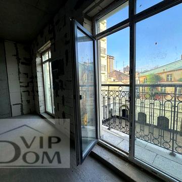 Квартира в новом доме , своё газовое отопление . Центр Одессы