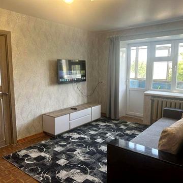 ВЛАСНИК, Продається  2-кімнатна квартира в центрі