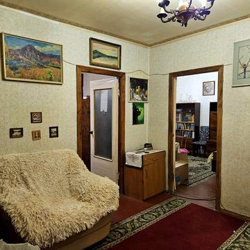 Анни Ахматової вул., 6