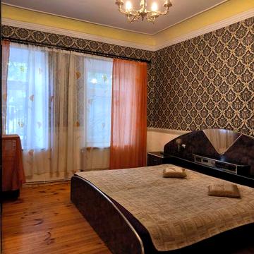 Сдам свою самостоятельную 3 комнатную квартиру в парке Шевченко