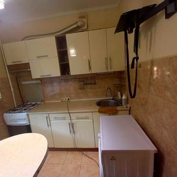 Здам 2 кімнатну Дарницька площа , газ, 2поверх