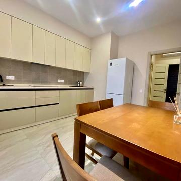 Жилянська вул., 68