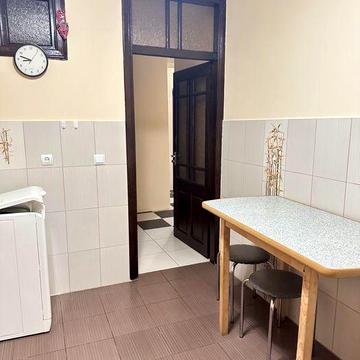 Здається 2 кімнатна квартира на коротний термін