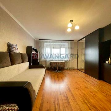 Простора 2-к. квартира з новим ремонтом. Казбет