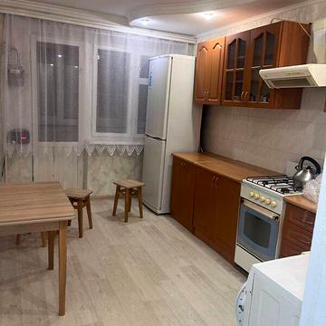 Довгострокова оренда 3к Квартира Січневого Прориву вулиця