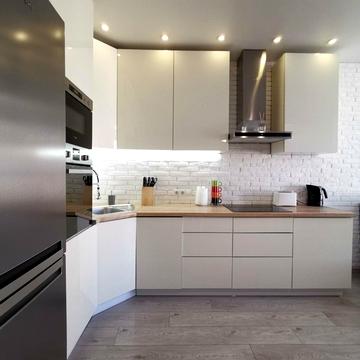 Драгоманова вул., 2