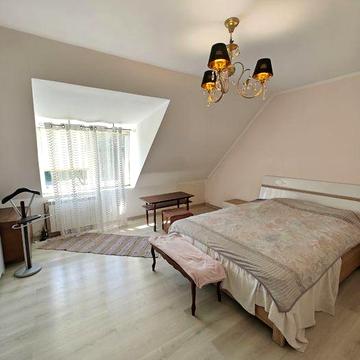 Продаж окремо стоячий будинок