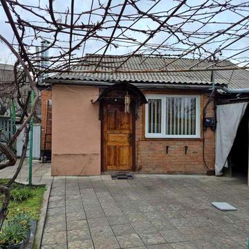 Продам будинок зі зручностями 64м Вороніно житловим флігелем і гаражем