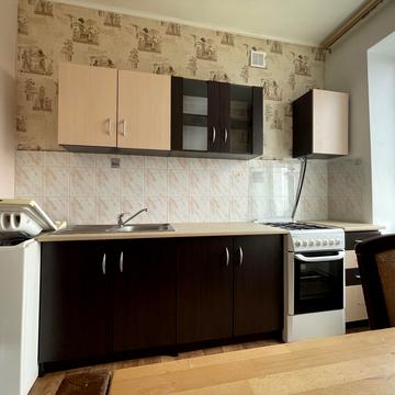 Лабораторна вул., 46