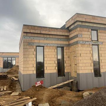 Стильий будинок у розстрочку. Готовність квітень. ПВ-30%