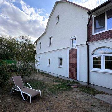 Двоповерховий будинок біля Києва, 10 км метро Житомирська