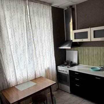 Здається 2-кімнатна квартира на вул.Івана Світличного,8