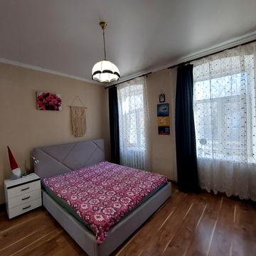 Манежна вул., 22